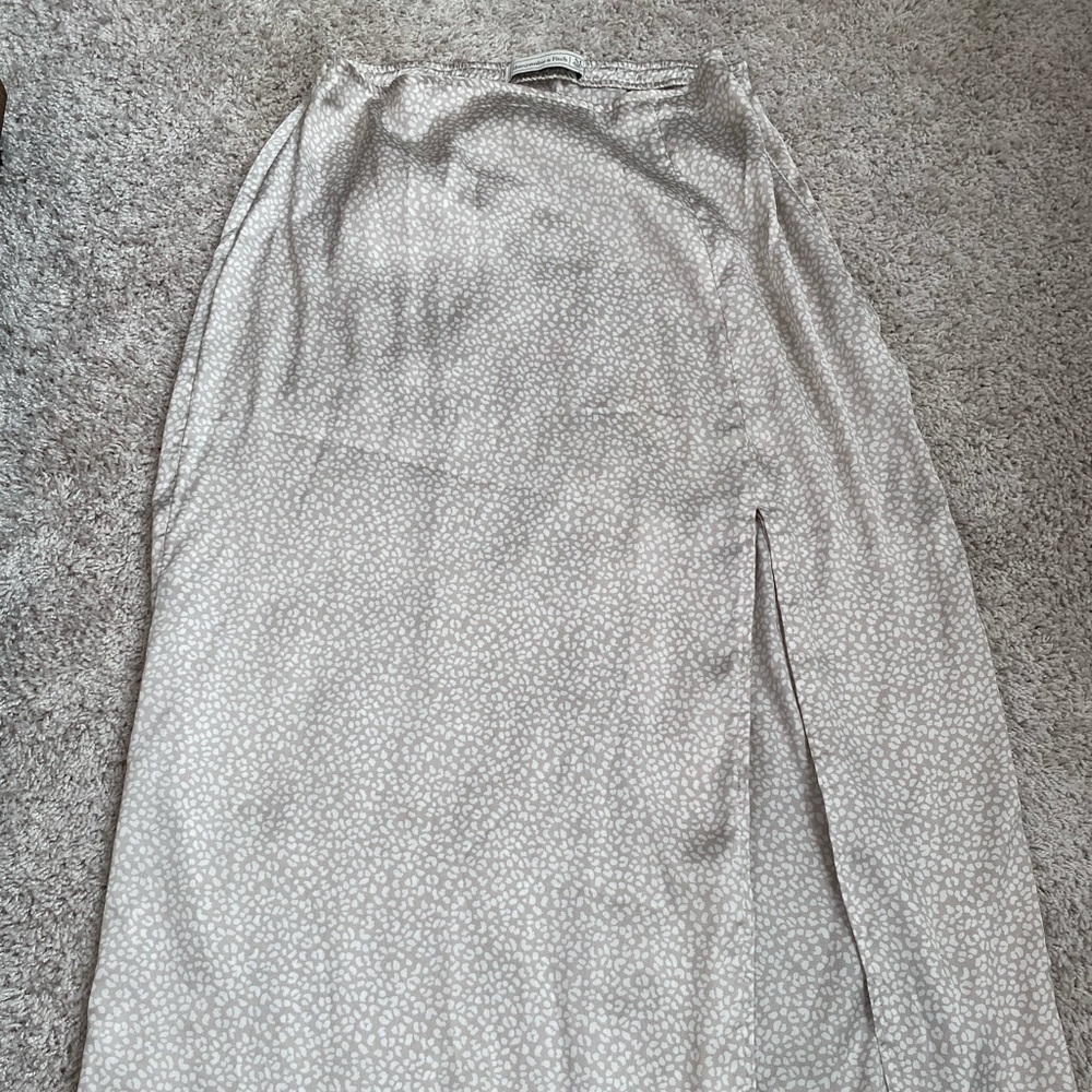 Abercrombie & Fitch Cream Midi Skirt